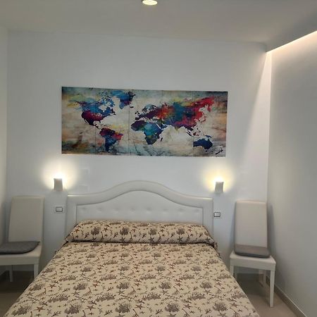 Secret Garden - Suites & Apartments Васто Екстериор снимка