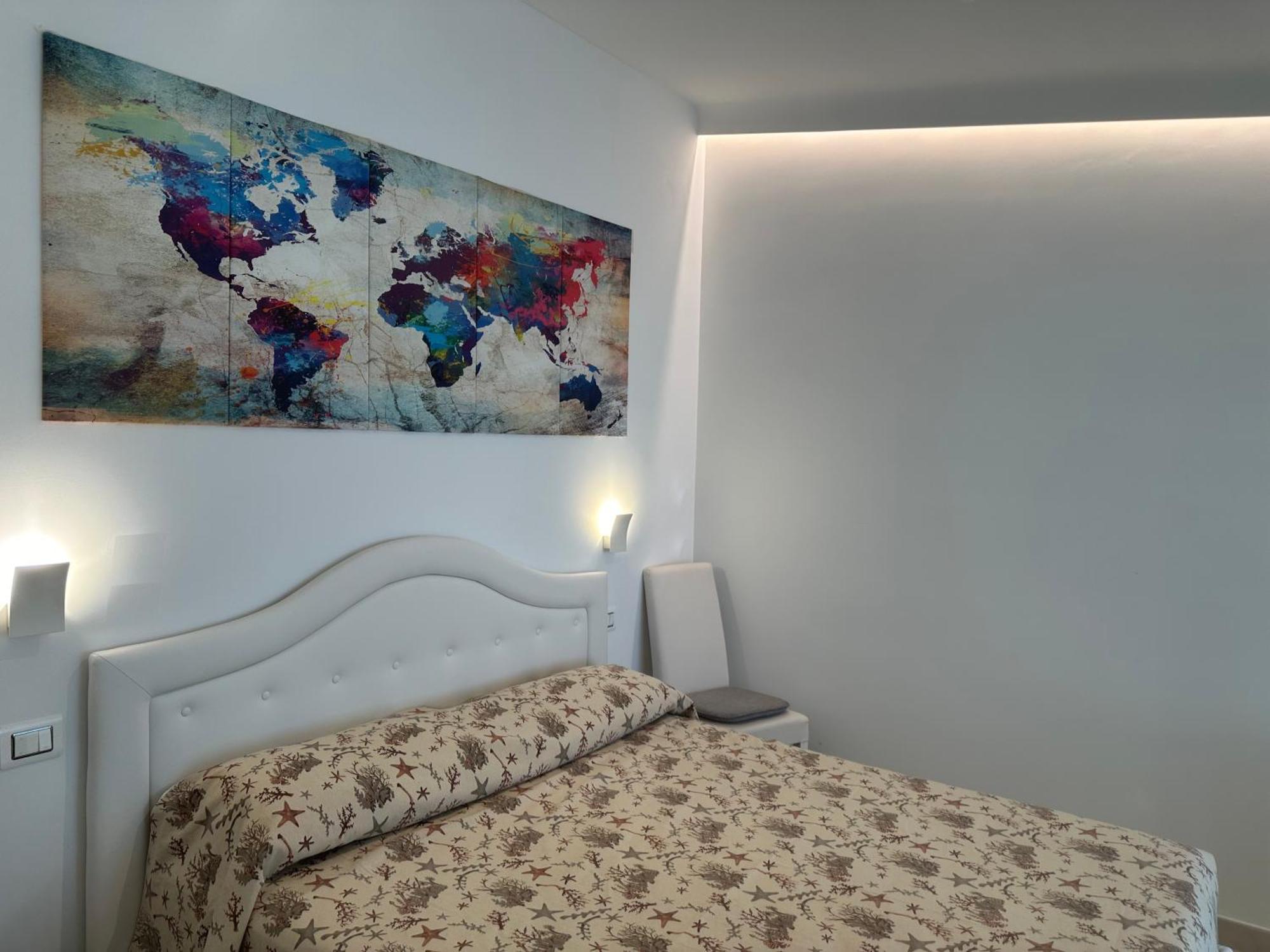 Secret Garden - Suites & Apartments Васто Екстериор снимка