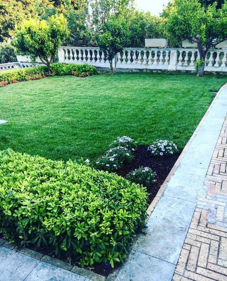 Secret Garden - Suites & Apartments Васто Екстериор снимка