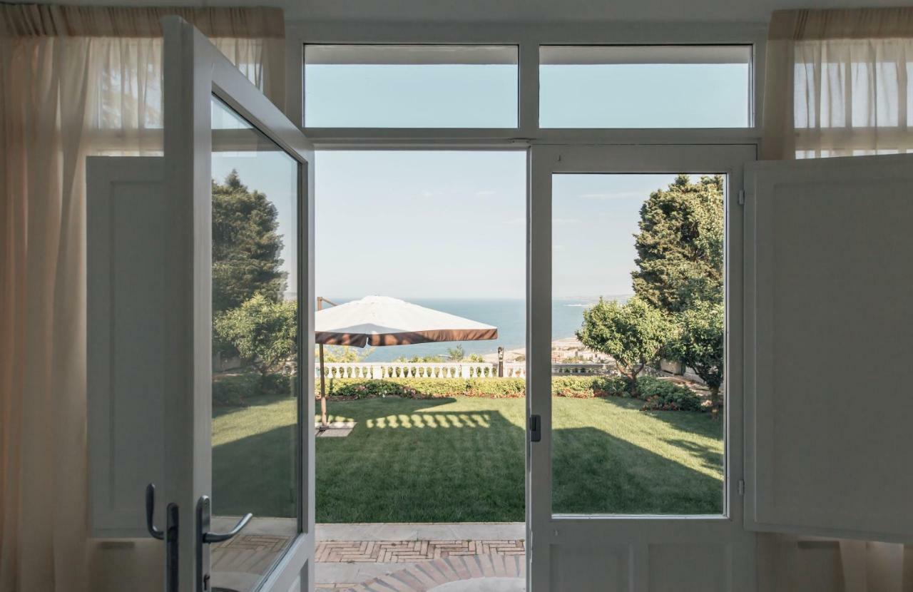 Secret Garden - Suites & Apartments Васто Екстериор снимка
